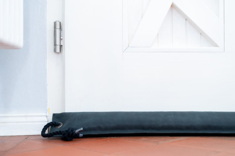 Zugluftstopper aus Leder - einseitig